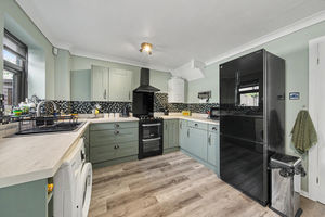 Braemar Close New Whittington